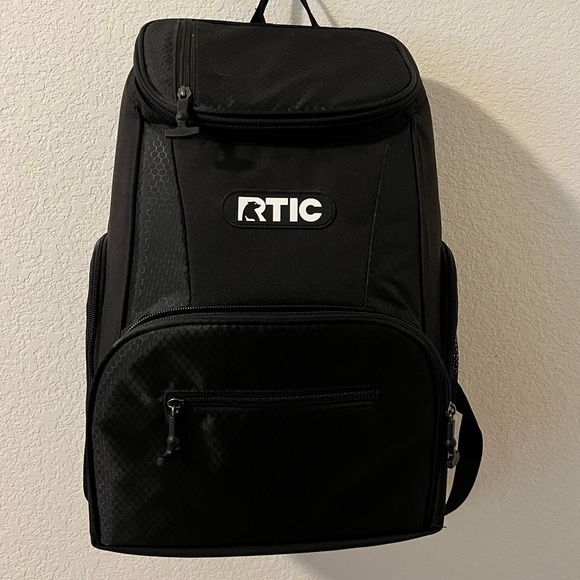 RTIC - Backpack Cooler - Picture 5 of 8